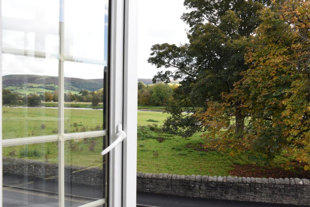 The Llanelwedd Arms Hotel บลิตธ์เวลส์ ภายนอก รูปภาพ