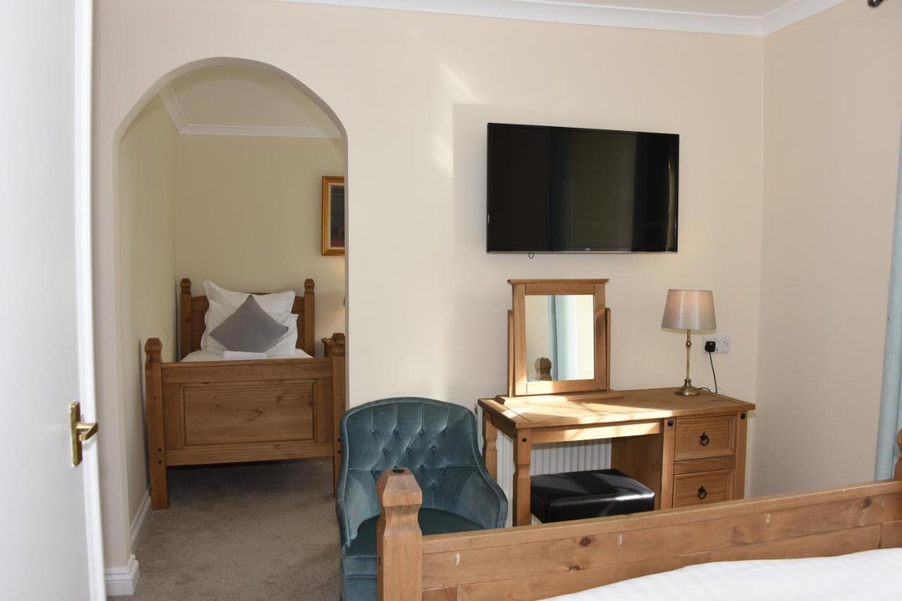 The Llanelwedd Arms Hotel บลิตธ์เวลส์ ภายนอก รูปภาพ