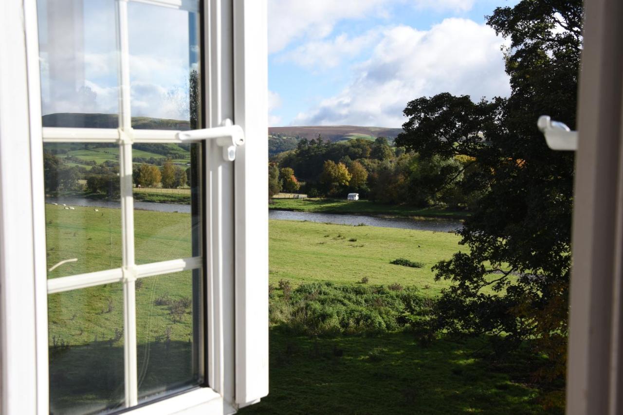 The Llanelwedd Arms Hotel บลิตธ์เวลส์ ภายนอก รูปภาพ