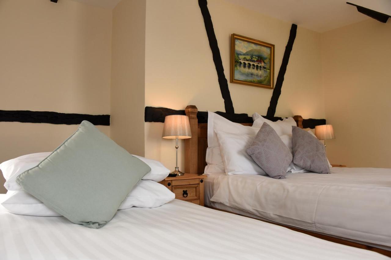 The Llanelwedd Arms Hotel บลิตธ์เวลส์ ภายนอก รูปภาพ