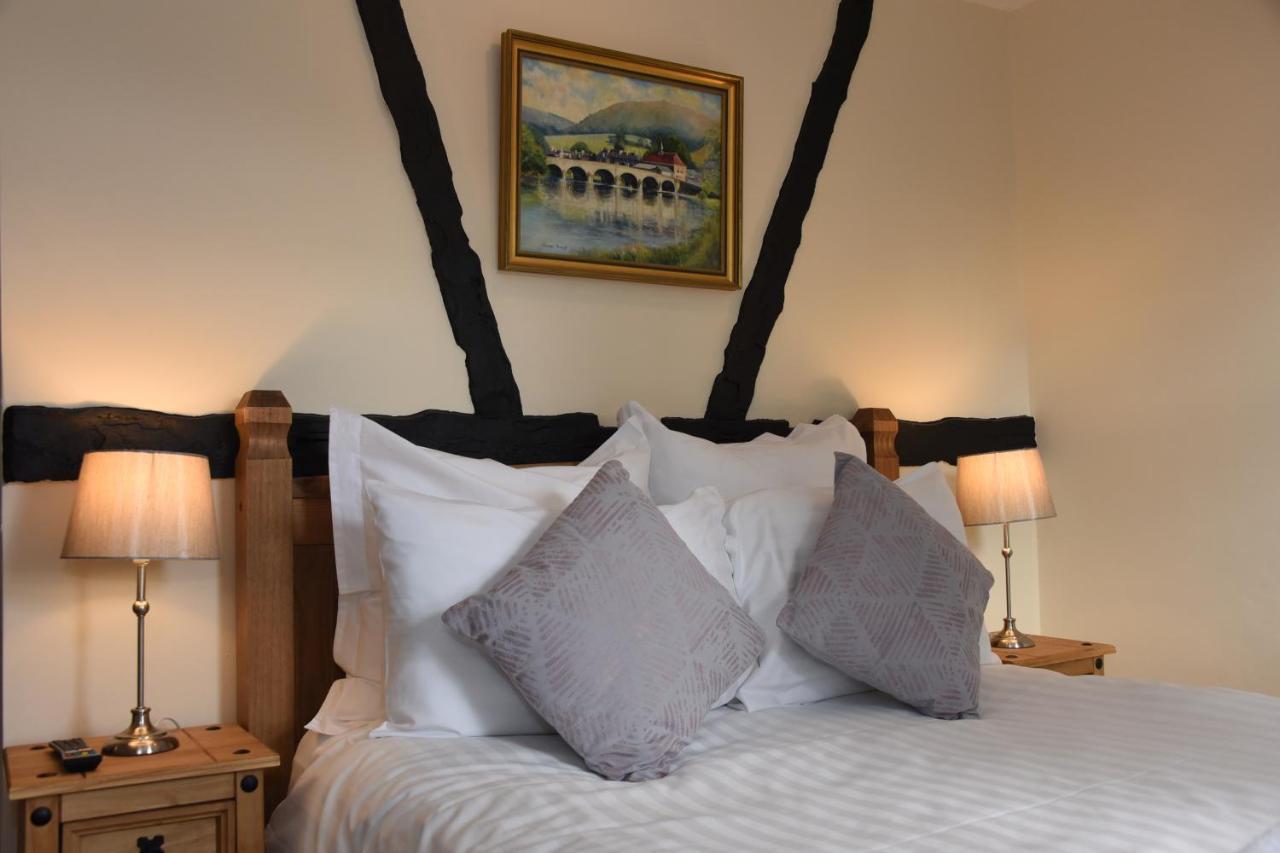 The Llanelwedd Arms Hotel บลิตธ์เวลส์ ภายนอก รูปภาพ