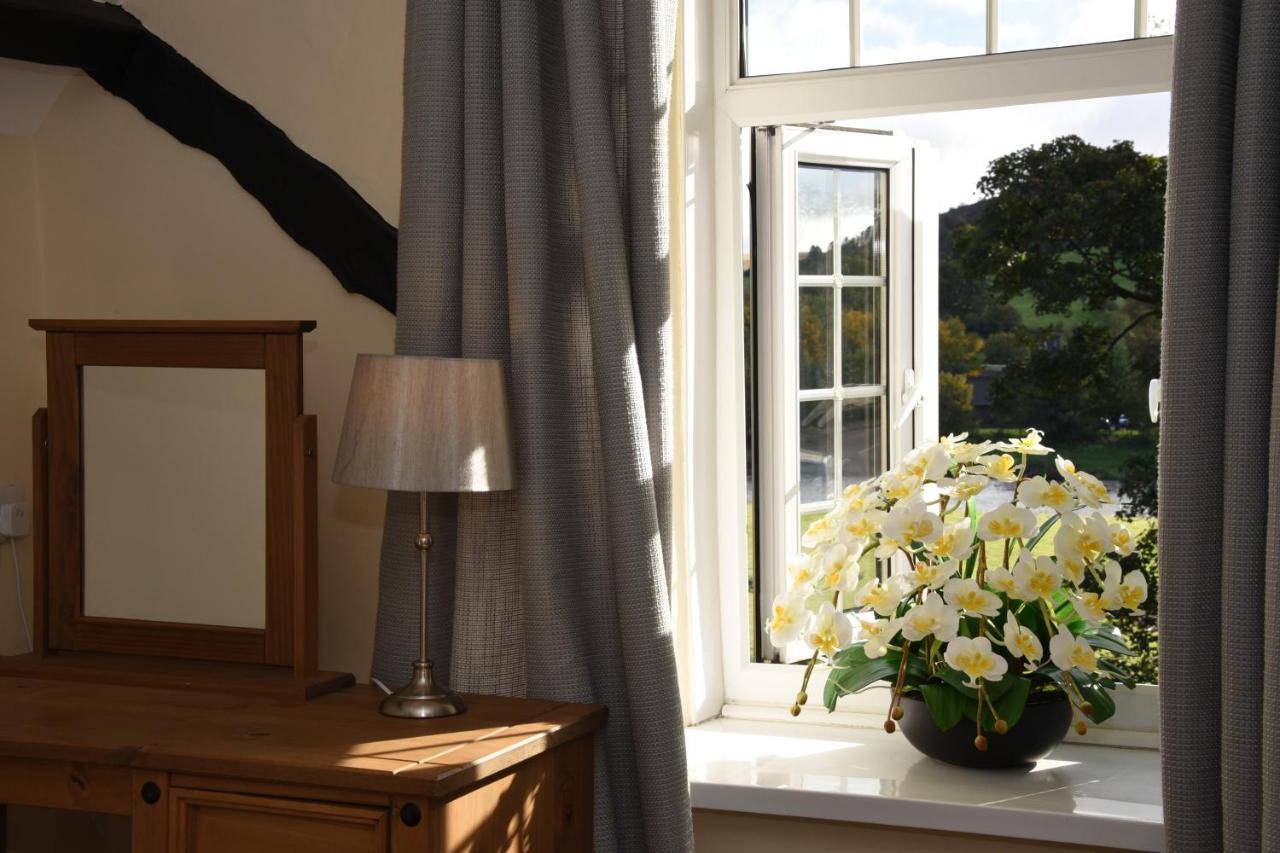 The Llanelwedd Arms Hotel บลิตธ์เวลส์ ภายนอก รูปภาพ