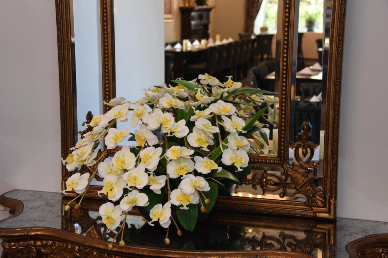 The Llanelwedd Arms Hotel บลิตธ์เวลส์ ภายนอก รูปภาพ