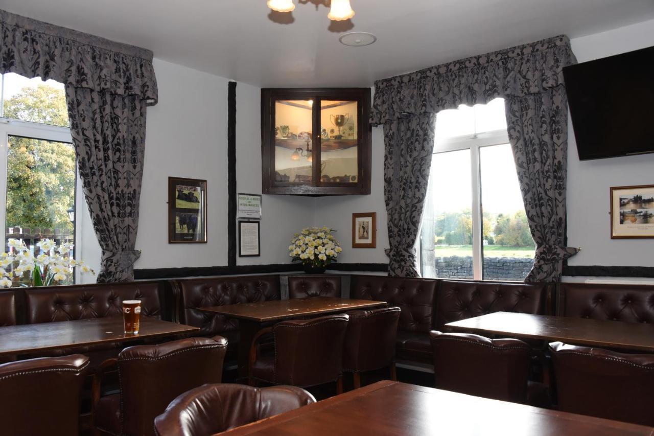 The Llanelwedd Arms Hotel บลิตธ์เวลส์ ภายนอก รูปภาพ