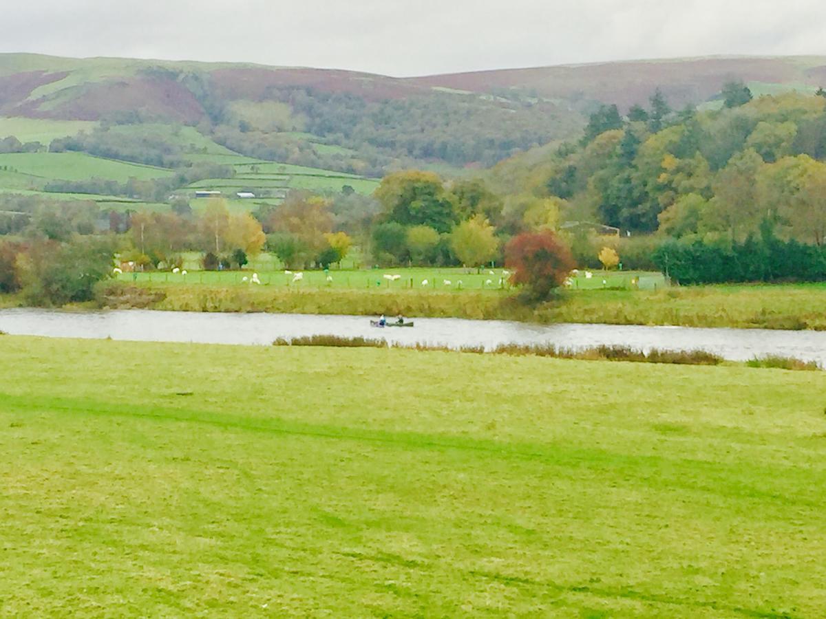 The Llanelwedd Arms Hotel บลิตธ์เวลส์ ภายนอก รูปภาพ